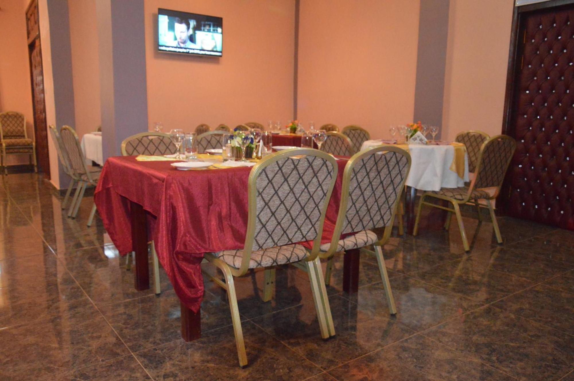 Nikita Hotel Yaoundé Exteriör bild